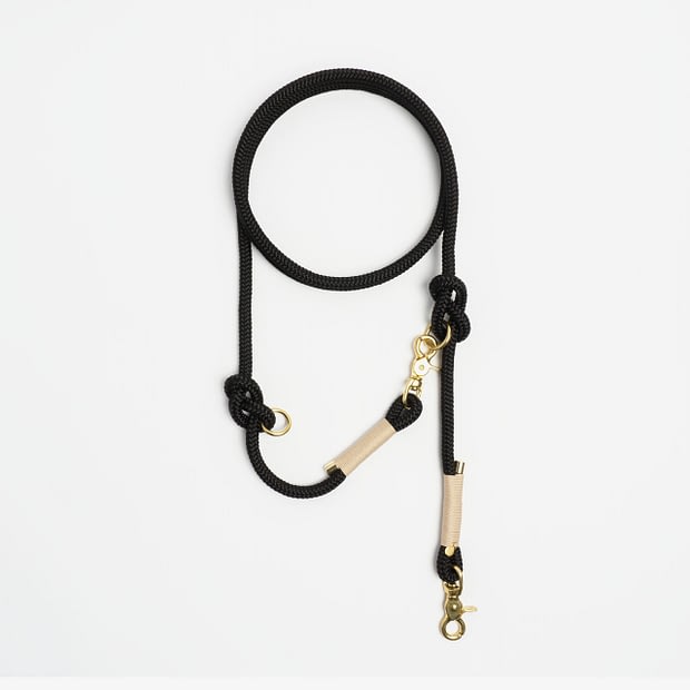 Führleine verstellbar Schwarz Beige Messing, Hundeleine aus Tau, Hundezubehör individuell nach Maß handgemacht in Österreich