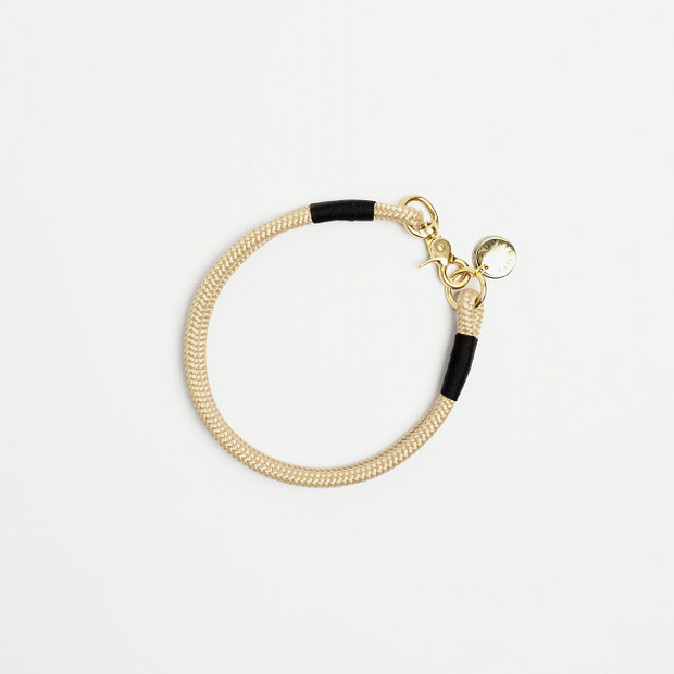 Halsband fix Beige Schwarz Messing, Hundehalsband aus Tau, Hundezubehör individuell nach Maß handgemacht in Österreich