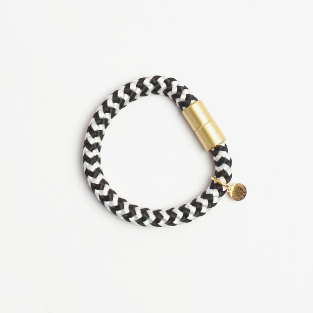 Armband einfach Zebra schwarz weiß Messing, Armband aus Tau, Hundezubehör individuell nach Maß handgemacht in Österreich