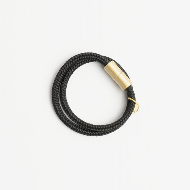 Armband doppelt Schwarz Messing, Armband aus Tau, Hundezubehör individuell nach Maß handgemacht in Österreich