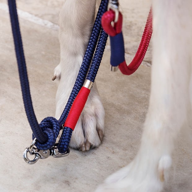Schlüsselanhänger Blau Rot Silber, Schlüsselanhänger aus Tau, Hundezubehör individuell nach Maß handgemacht in Österreich